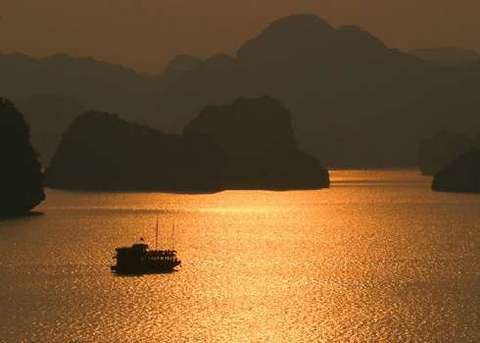 Sunset on Halong Bay