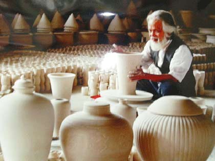 Hanoi develops craft village tourism 